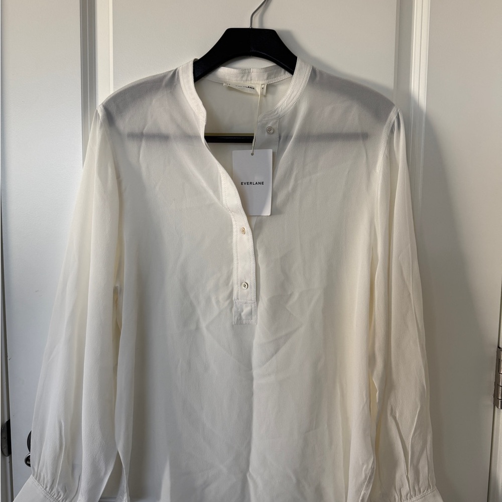 Everlane Off-White Henley Shirt in Washable Silk Size 4 NWT
